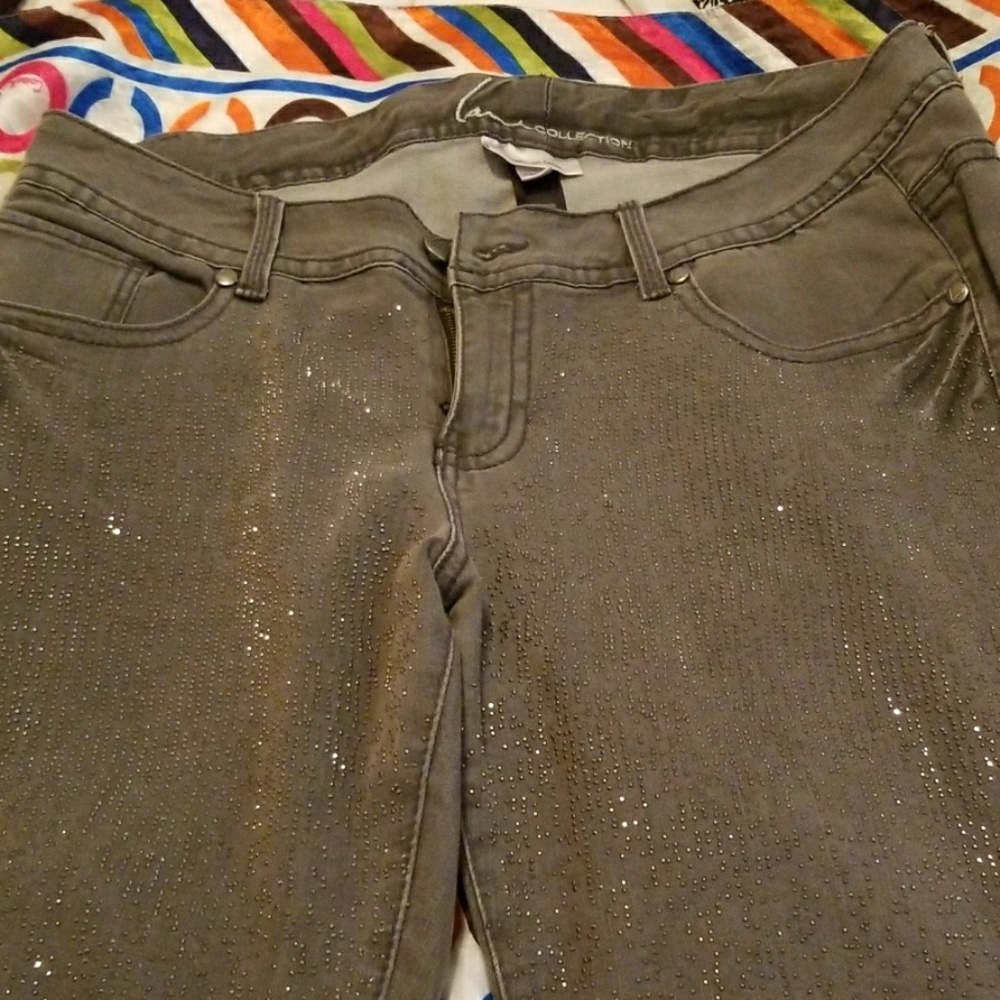 EUC Lane Bryant Jeans Embellished with Grey Sparkles. Size 16